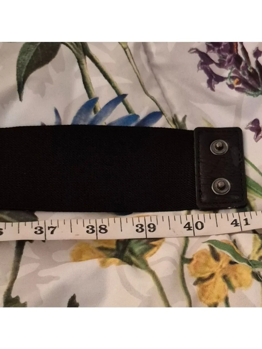 Torrid Black Metal Plate Stretch Belt Size 2 GUC